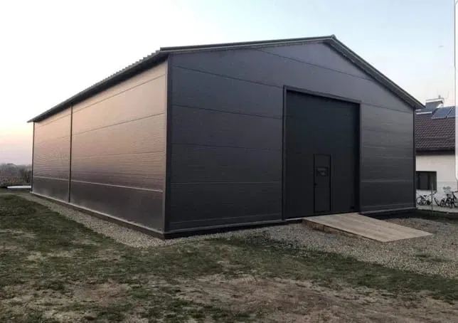 Vand Hala Metalica 10 X 20 cu panouri sandwich completa Salaj