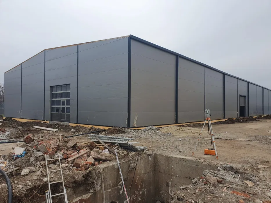 Vand Hala Metalica 11X23 completa URGENT Slatina Olt